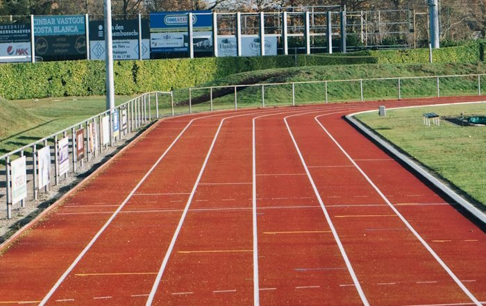 Article Image for The Intersection of Esports and Traditional Athletics