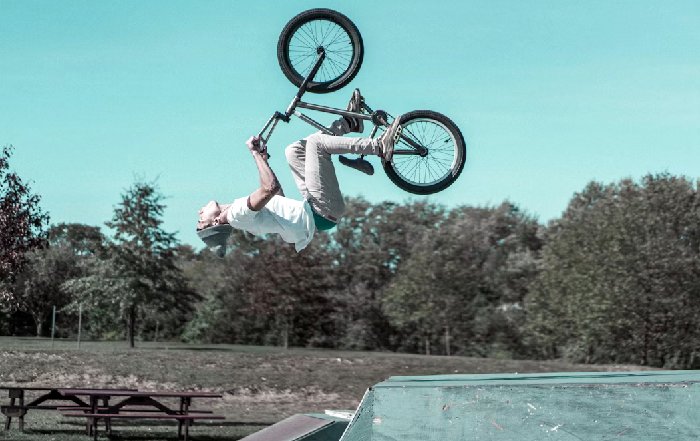 Article Image for The Psychology of Risk in Extreme Sports Participation